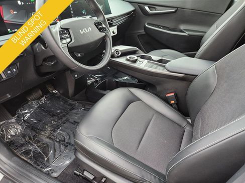 Certified 2024 Kia EV6 Light AWD/4WD image 9
