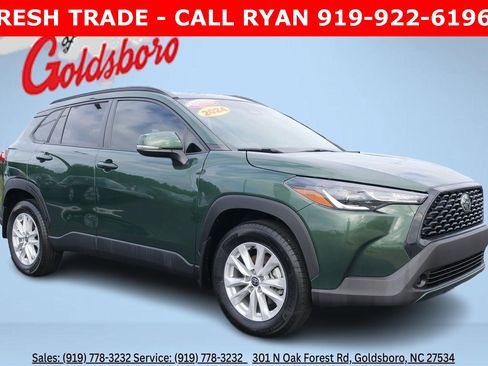 Used 2024 Toyota Corolla Cross LE image 1