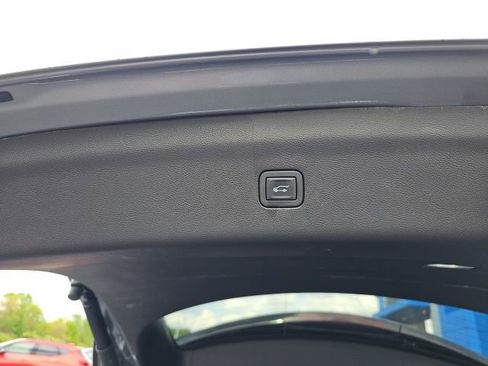 Used 2024 Buick Enclave Essence w/ Experience Buick Package image 12