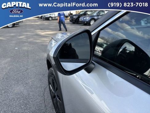 Used 2022 Nissan Rogue SV image 12