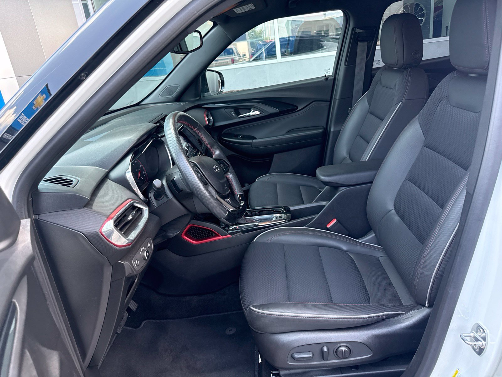 Used 2023 Chevrolet TrailBlazer RS w/ Convenience Package FWD image 19