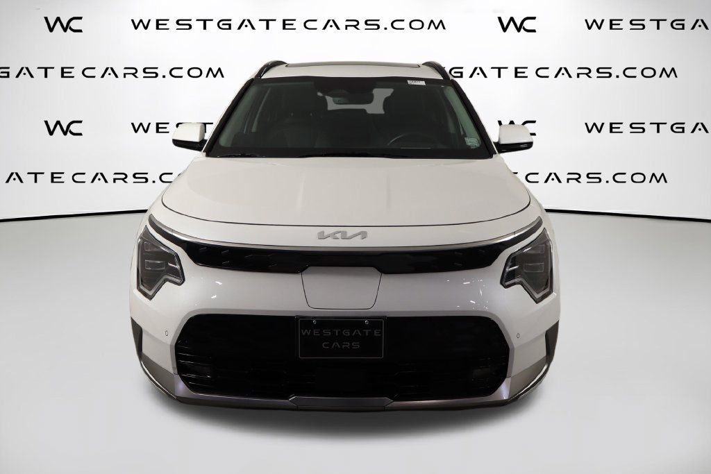 Used 2023 Kia Niro Wave w/ Wave Preserve Package FWD image 2