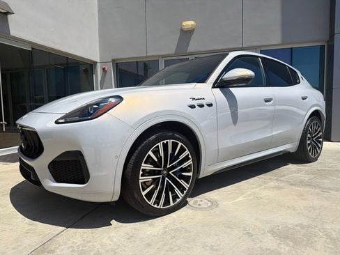 Certified 2023 Maserati Grecale Folgore AWD/4WD image 4