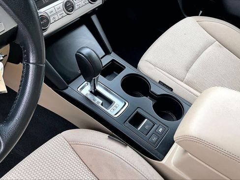 Used 2017 Subaru Outback 2.5i Premium image 16