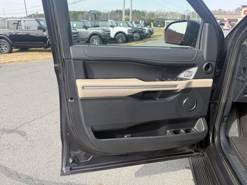 Used 2024 Ford Expedition Max Limited image 14