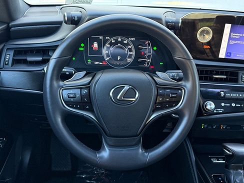Certified 2025 Lexus ES 300h w/ Premium Package image 20