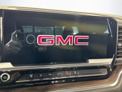 Used 2024 GMC Sierra 3500 SLT w/ SLT Convenience Package image 35