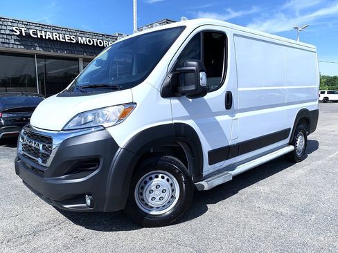 Used 2025 RAM ProMaster 2500 w/ U-Haul Equipment Group FWD image 2