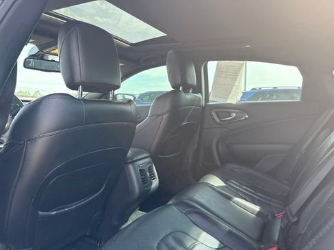 Used 2015 Chrysler 200 S w/ Comfort Group FWD image 11