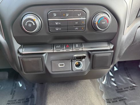 Used 2020 Chevrolet Silverado 1500 Custom w/ Custom Value Package AWD/4WD image 33
