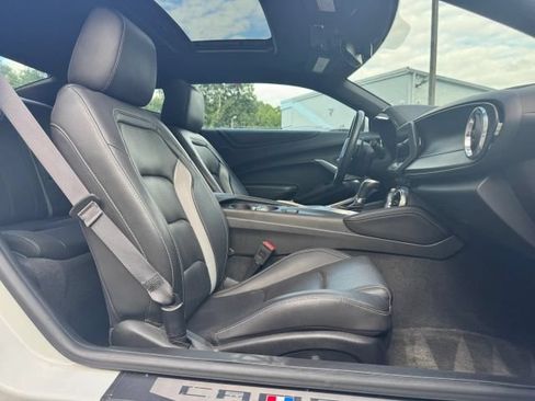 Used 2017 Chevrolet Camaro LT RWD image 21