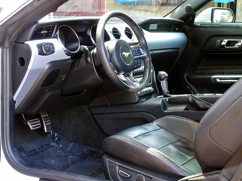 Used 2017 Ford Mustang GT Premium w/ Equipment Group 401A RWD image 15