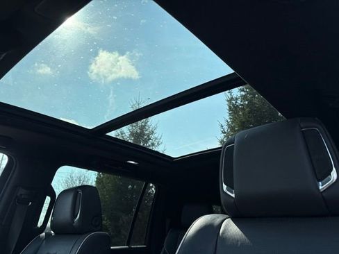 Used 2021 Cadillac Escalade ESV Premium Luxury image 30