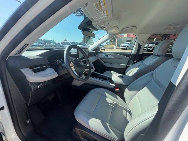 Used 2025 Ford Explorer Active w/ Active Comfort Package AWD/4WD image 11