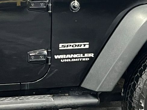 Used 2015 Jeep Wrangler Unlimited Sport w/ Quick Order Package 24S AWD/4WD image 29