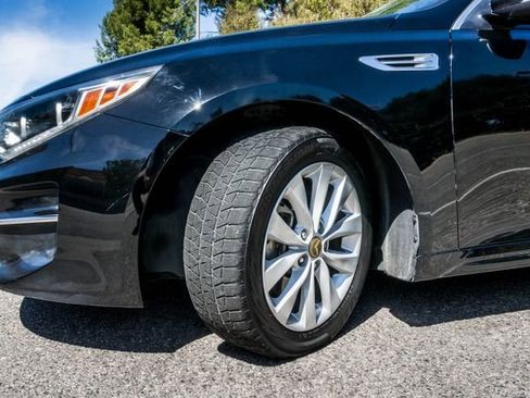 Used 2016 Kia Optima EX w/ Premium Package image 9