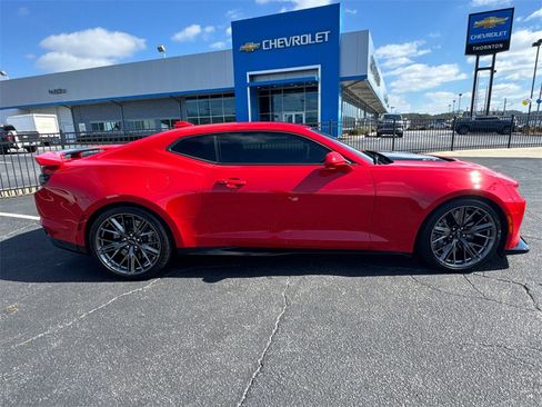 Used 2022 Chevrolet Camaro ZL1 image 5