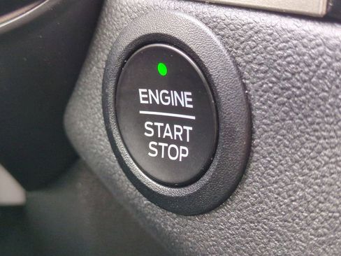 Used 2022 Ford Escape SE w/ SE Sport Appearance Package image 29