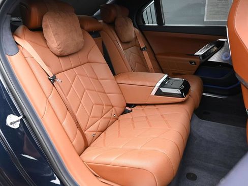 Used 2023 BMW 760i xDrive w/ Luxury Rear Seating Package AWD/4WD image 26