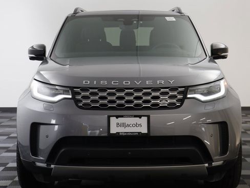 Used 2025 Land Rover Discovery S image 24