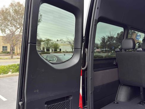 Used 2023 Mercedes-Benz Sprinter 2500 image 67