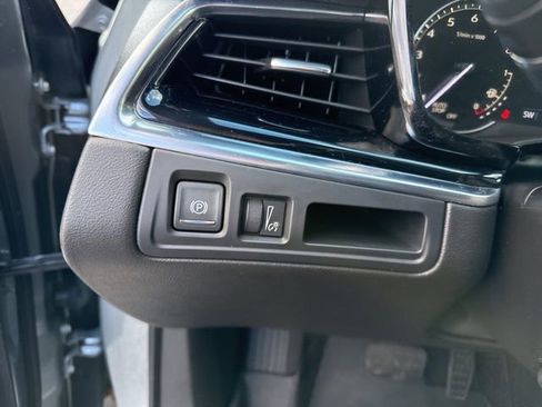 Used 2023 Cadillac XT6 Premium Luxury image 23