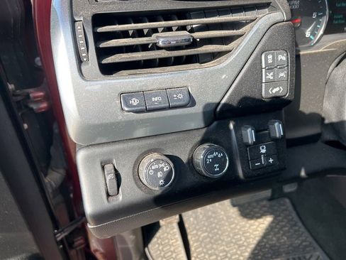 Used 2018 Chevrolet Tahoe Premier AWD/4WD image 10