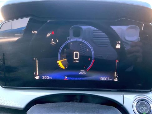 Certified 2025 Chevrolet Trax LT w/ Driver Confidence Package image 26