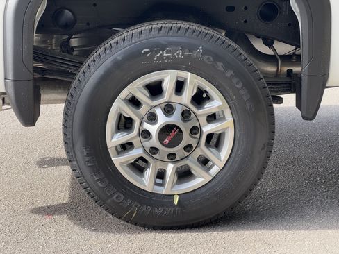 New 2026 GMC Sierra 2500 Pro w/ Convenience Package image 8