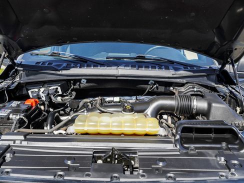 Used 2019 Ford F150 XLT w/ Equipment Group 302A Luxury AWD/4WD image 17