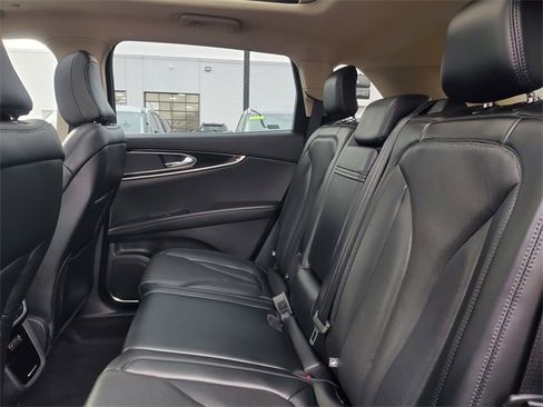 Certified 2023 Lincoln Nautilus Reserve image 36