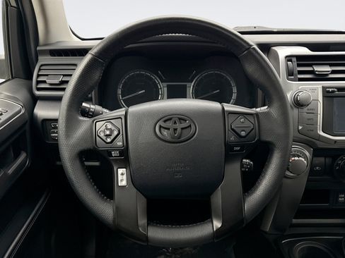 Used 2017 Toyota 4Runner SR5 Premium image 12