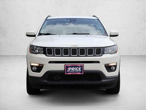 Used 2021 Jeep Compass Latitude w/ Driver Assistance Group AWD/4WD image 2