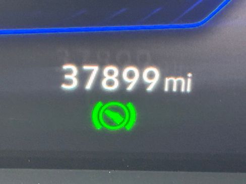 Certified 2022 Volkswagen Tiguan SE R-Line image 26