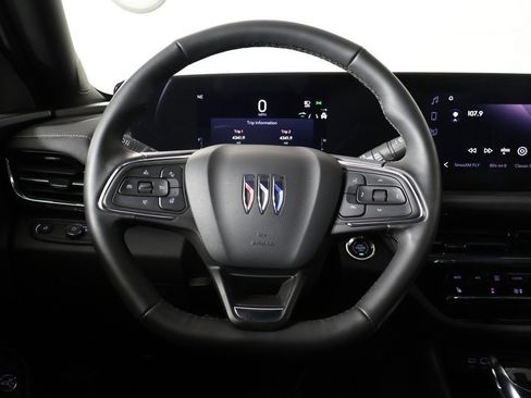Used 2025 Buick Envista Avenir image 35