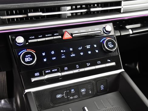 Used 2024 Hyundai Santa Fe Limited image 22