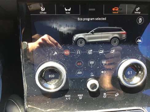 Used 2018 Land Rover Range Rover Velar S image 35