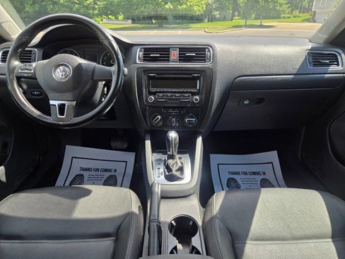 Used 2012 Volkswagen Jetta SE FWD image 34