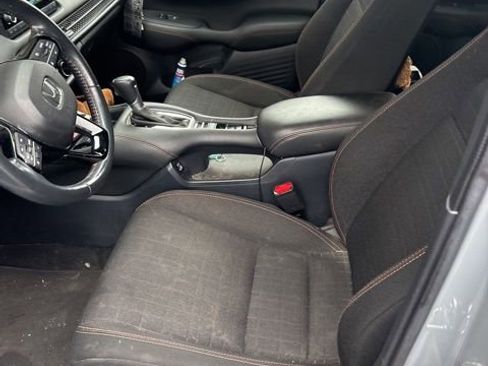 Used 2023 Honda HR-V Sport image 2