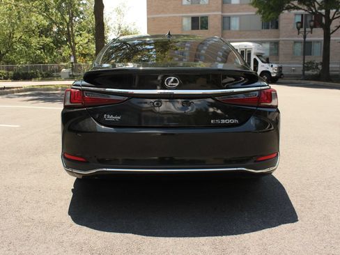 Used 2019 Lexus ES 300h w/ Premium Package FWD image 8