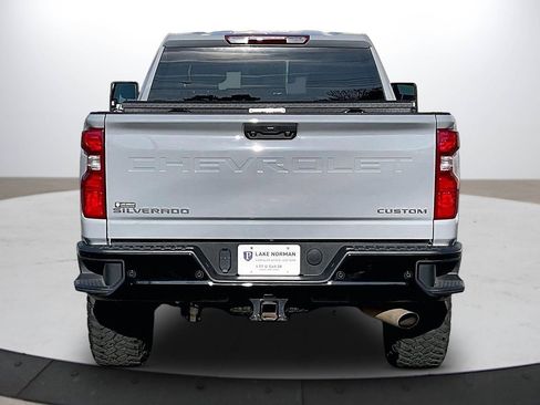 Used 2024 Chevrolet Silverado 2500 Custom w/ Custom Convenience Package image 8