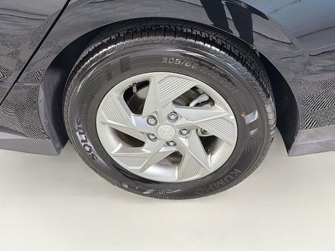 Used 2025 Hyundai Sonata SE FWD image 30