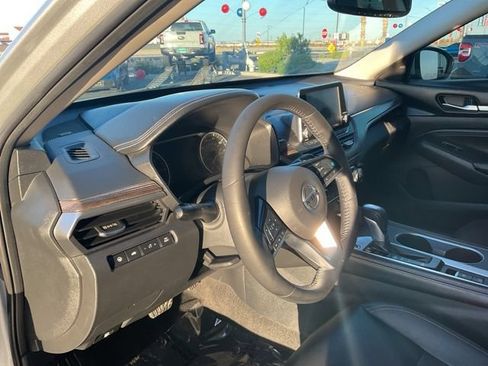 Used 2019 Nissan Altima 2.5 SL FWD image 14