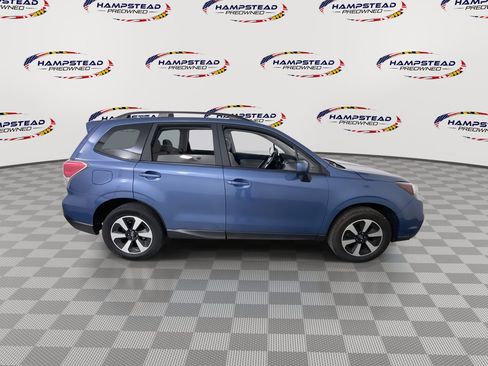 Used 2017 Subaru Forester 2.5i Premium w/ Popular Package #2A AWD/4WD image 9