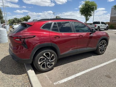 Used 2025 Chevrolet Trax RS w/ Driver Confidence Package FWD image 6