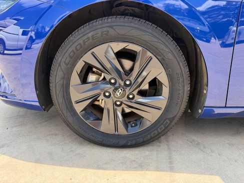 Used 2021 Hyundai Elantra SEL w/ Convenience Package FWD image 9