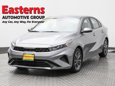 Used 2023 Kia Forte LXS image 1