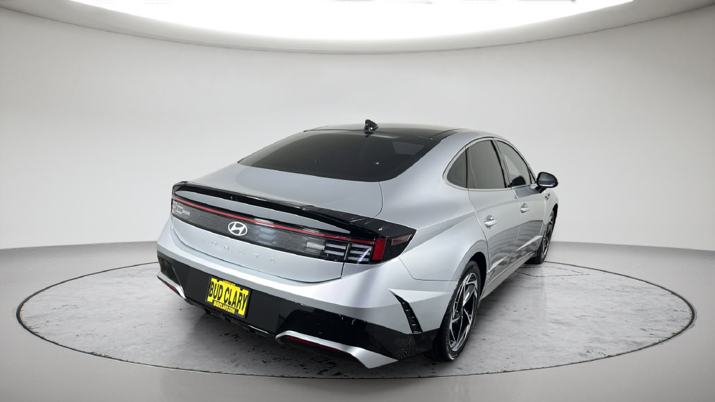 Used 2025 Hyundai Sonata SEL FWD image 8
