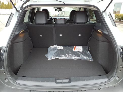 New 2026 Nissan Kicks SR w/ Cold Weather Package image 9