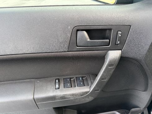 Used 2010 Ford Focus SE image 11